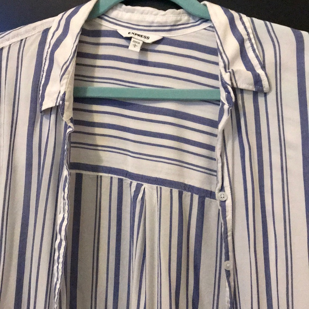 Express Oversized Button-Up Shirt - Picture 3 of 5